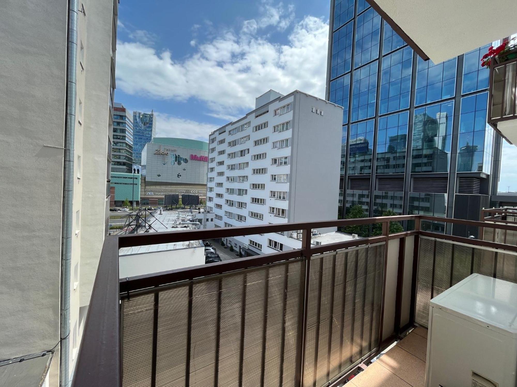 City Center Chmielna 100 ワルシャワ エクステリア 写真